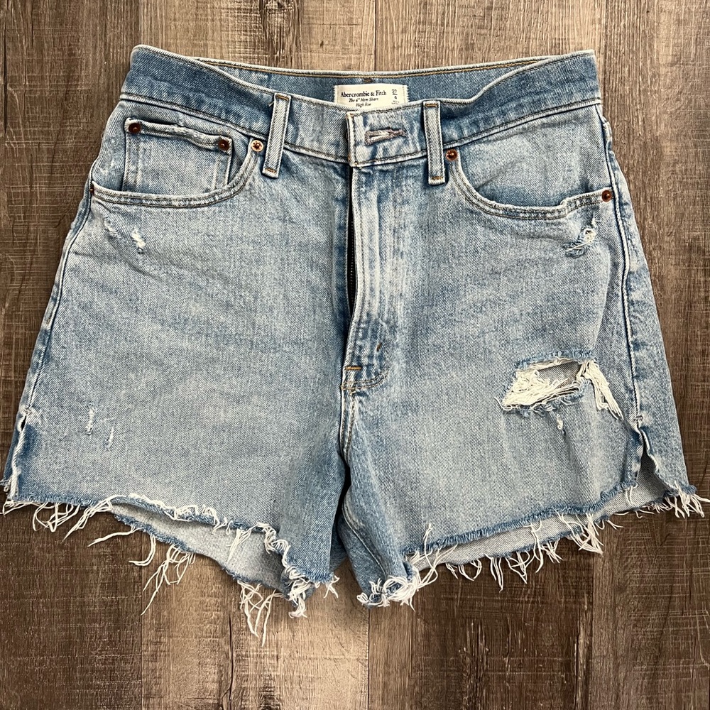 abercrombie high rise 4” curve love mom denim shorts